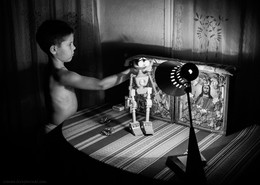 Фотография с роботом. / 2004г.