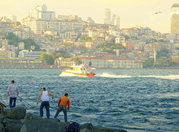 Стамбул. Рыбалка на Босфоре. / Фото сделано во время автопутешествия в Стамбул на &quot;Калине&quot; в сентябре 2015 года.
