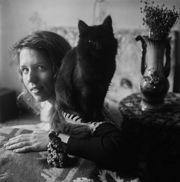Наташа (портрет с котом) / Витебск, 2015