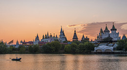 Вечер в Измайлово. / Кремль в Измайлово - это уникальный центр культуры и развлечений, созданный на базе известного Вернисажа в Измайлово.