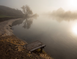 Утро прозрачного туманна. / Река Южный Буг. Украина.