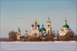 Ростов Великий / Россия. Ярославская обл. Ростов Великий. 
Спасо-Яковлевский Димитриев мужской монастырь на берегу озера Неро. 

январь 2015г