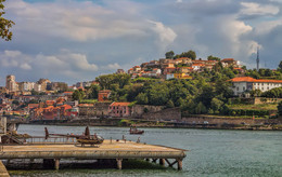 Вила-Нова-ди-Гая / Город Вила-Нова-ди-Гая расположен на левом берегу реки Дору,
снимок сделан из города Порту (правый берег).