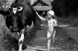 радость-она разная. / какую же радость,доставляет ребенку корова,просто своим присутствием....а если погладить..))))
