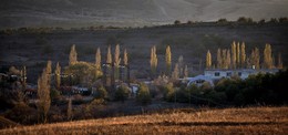 На закате / вечер в пос.Орджоникидзе в районе Двухякорная бухта при спуске с Тепе ОБА