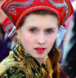 &quot;Есть женщины в русских селеньях ...&quot; / &quot;Есть женщины в русских селеньях,
 С спокойною важностью лиц,
 С красивою силой в движеньях,
 С походкой со взглядом цариц ...&quot;
 Празднование прихода весны в старинном, русском городе Кологриве, Костромской губернии ...