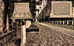 Ehrenfriedhof der Sowjetarmee in Forst(Lausitz) / Grabstätte für 257 im Kampf gefallene Soldaten und Offiziere der Roten Armee.