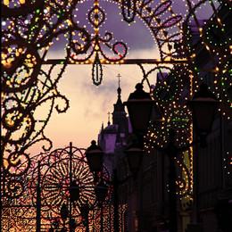 Сочельник / &quot;... и льется мед огней вечерних,
 и пахнет сладкою халвою;
ночной пирог несет сочельник 
над головою.&quot; 

&quot;Рождественский романс&quot; Иосиф Бродский