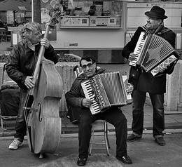 In the streets of Brussels. / ***