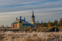Николо-Радовицкий монастырь / Николо-Радовицкий монастырь. Вид сзади.