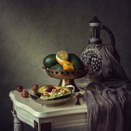 Натюрморт с авокадо / классический натюрморт