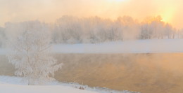 Блеснул мороз, и рады мы проказам матушки-зимы (А.С.Пушкин) / Мороз -30, раннее утро, на реке густой туман