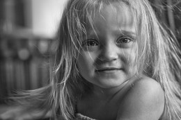 Портрет у окна / Домашняя съёмка дочери с естественным светом