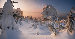 &nbsp; / Колчимский (или Помяненный) камень – это гора в Красновишерском районе Пермского края. Колчимский камень является отрогом древнего Полюдова кряжа. Высота горы 780 метров над уровнем моря.
