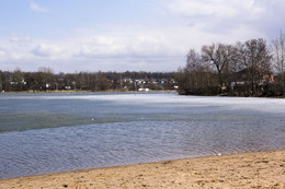 В апреле / ***