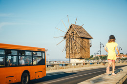 Туристическое движение Болгарии / Старая мельница - визитная карточка Несебра