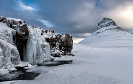 Этюд в холодных тонах / Водопад Киркьюфелфосс (Kirkjufellfoss), Западная Исландия