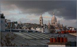 Монмартр из окна / Париж, Монмартр, базилика Сакре-Кер.