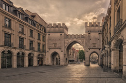 Утро в пастельных тонах / Мюнхен.Старые ворота города.
http://www.youtube.com/watch?v=7MGpFB_-fAY
