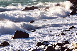 штормит / зимой