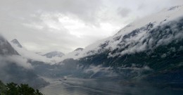 Облачное утро / Норвегия. Гейрангер-фьорд. Июнь
