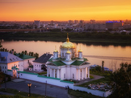 Благовещенский мужской монастырь / Благове́щенский монасты́рь — древнейший монастырь в Нижнем Новгороде, основанный в начале XIII века[1]. Расположен в Нижегородском районе, на правом берегу Оки недалеко от её впадения в Волгу.
Монастырь основан великим Владимиро-Суздальским князем Юрием Всеволодовичем и святителем Симоном, епископом Владимирским, в 1221 году при закладке Нижнего Новгорода. В 1229 году князь Пургас разорил и полностью выжег монастырь, убив иноков. 
В 1649 году возводится Благовещенский собор .
В XVIII веке в монастыре был найден рукописный кондакарь XII—XIII веков, получивший название Благовещенский или Нижегородский, являющийся одним из древнейших памятников русской гимнографии.