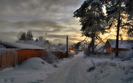 Зимний вечер в деревне / Село Светлица Тверская область ,берег озера Селигер .