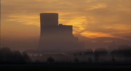 &nbsp; / Das E-on Kraftwerk in Datteln an einem frühen Morgen.