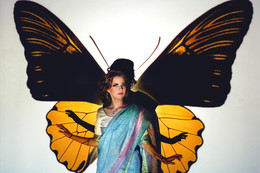 but / студийная фотосессия с проектором