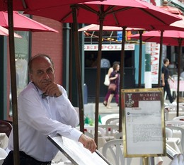 Mambo Italiano / NY, Little Italy
Если слушать под это вообще прикольно https://www.youtube.com/watch?v=QGnh0q4RuQ8