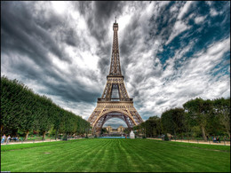 Париж / Эйфелева башня.