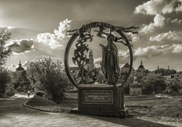 Памятник к 700-летию Сергия Радонежского / Вид с Блинной горы на Лавру