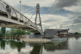 «Мост Поцелуев» / Кубанская Набережная. 
Краснодар. 
Май 2016 год.