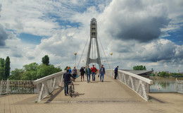 «Мост Поцелуев» / Кубанская Набережная. 
Краснодар. 
Май 2016 год.