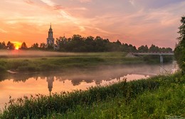 Церковь во имя Архистратига Михаила. / Церковь во имя Архистратига Михаила. 
Деревня Зятьково. 
Рассвет 27 Июня.