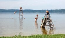 Летним днем на озере* / Одно из браславских озер..