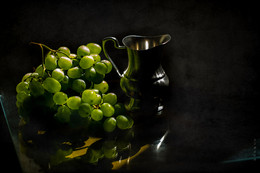 зеленый виноград / натюрморт, текстура, свет