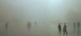 Все как в тумане / туман, городская площадь