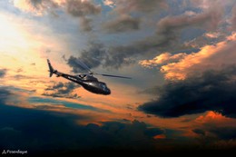 Навстречу ночи / Объединил фотографию тревожного, вечернего неба и летящего вертолета.