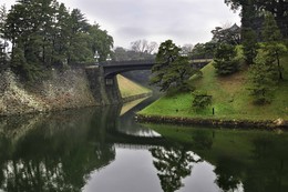 Старый мост / Мост у императорского дворца в Токио