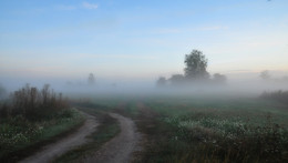 туманное покрывало / сентябрь, утро раннее, туман всюду, красиво, за деревней
