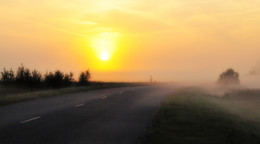 дорожный туман / сентябрь, раннее утро, дорога между деревнями в тучане