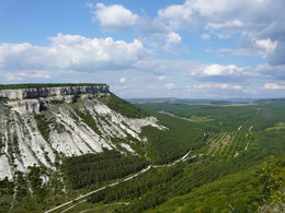 Не лунная дорожка / Крым. Вид с горы Чуфут-кале в районе Бахчисарая.