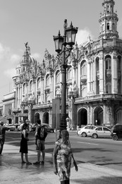Прогуливаясь по улицам Гаваны. / Прогуливаясь по улицам Гаваны.

Куба, Гавана, 15.08.2012.