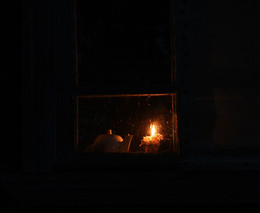 Свеча горела на окне .... / &quot;О чем-то близком и родном,
 Сгорая, плачут свечи ...&quot;
