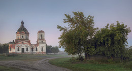 Деревенский храм.. / Курганская область, Каргапольский район, дер. Салтосарайская (Салтосарайское), храм Иконы Знамения Божией Матери (1866 год),