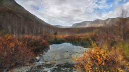 Осень на маленьком озере / Хибины, оз. Сейтесъявр