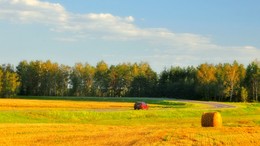 Вот новый поворот / вечер, за деревней, солнце садится, уборка закончилась