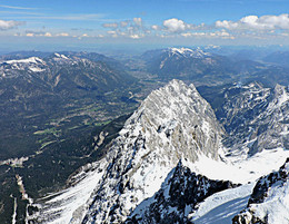 Взгляд от вершины Цугшпитце / Zugspitze - самая высокая гора Германии (2969 м)
