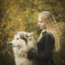 Lady with a loyal friend / Dog